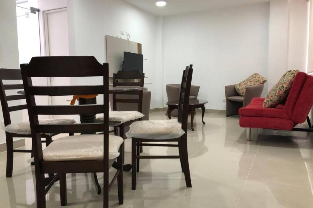 2- Amplio Departamento Remodelado En Miraflores ليما المظهر الخارجي الصورة